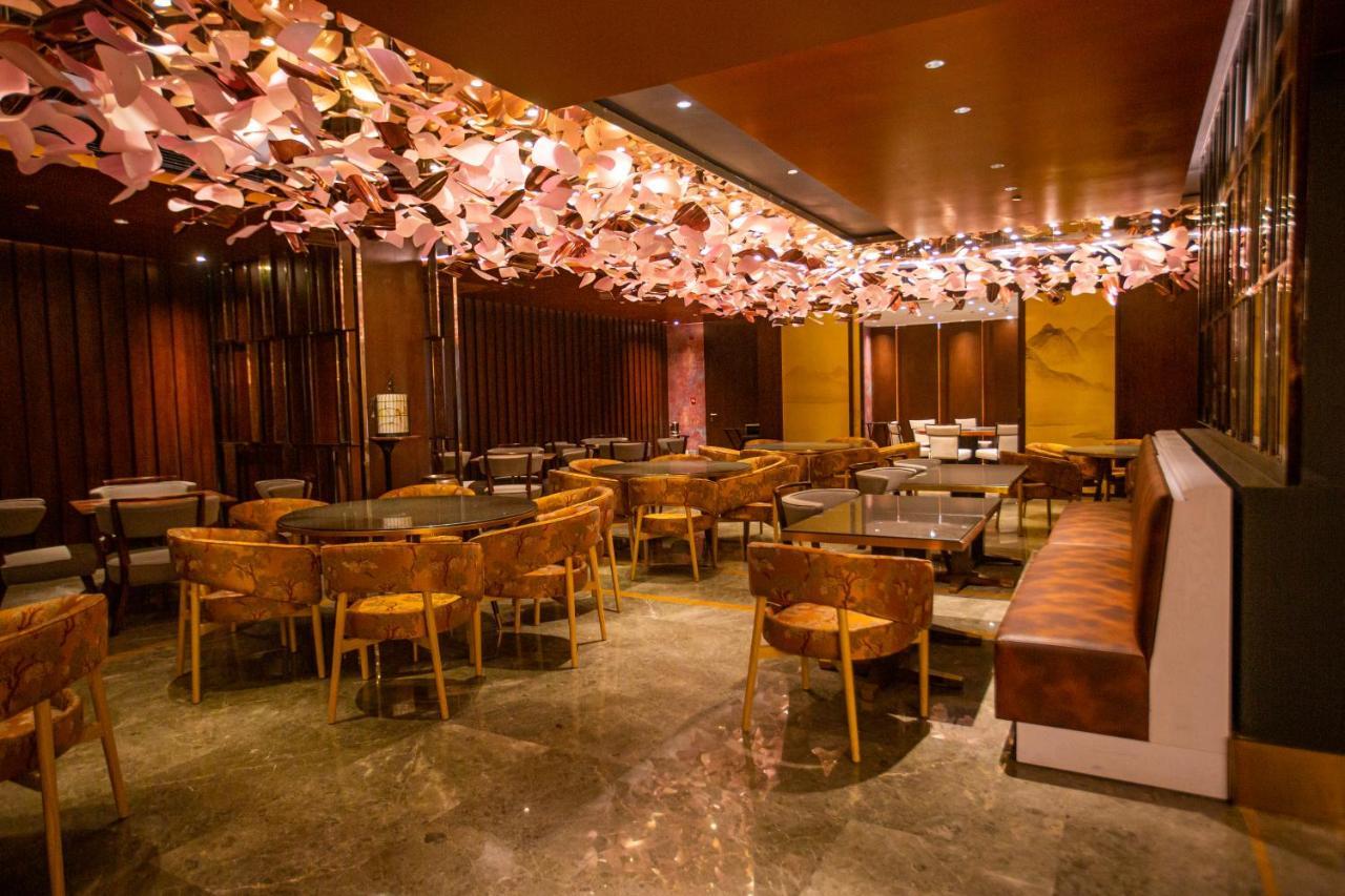 Johari Rotana فندق