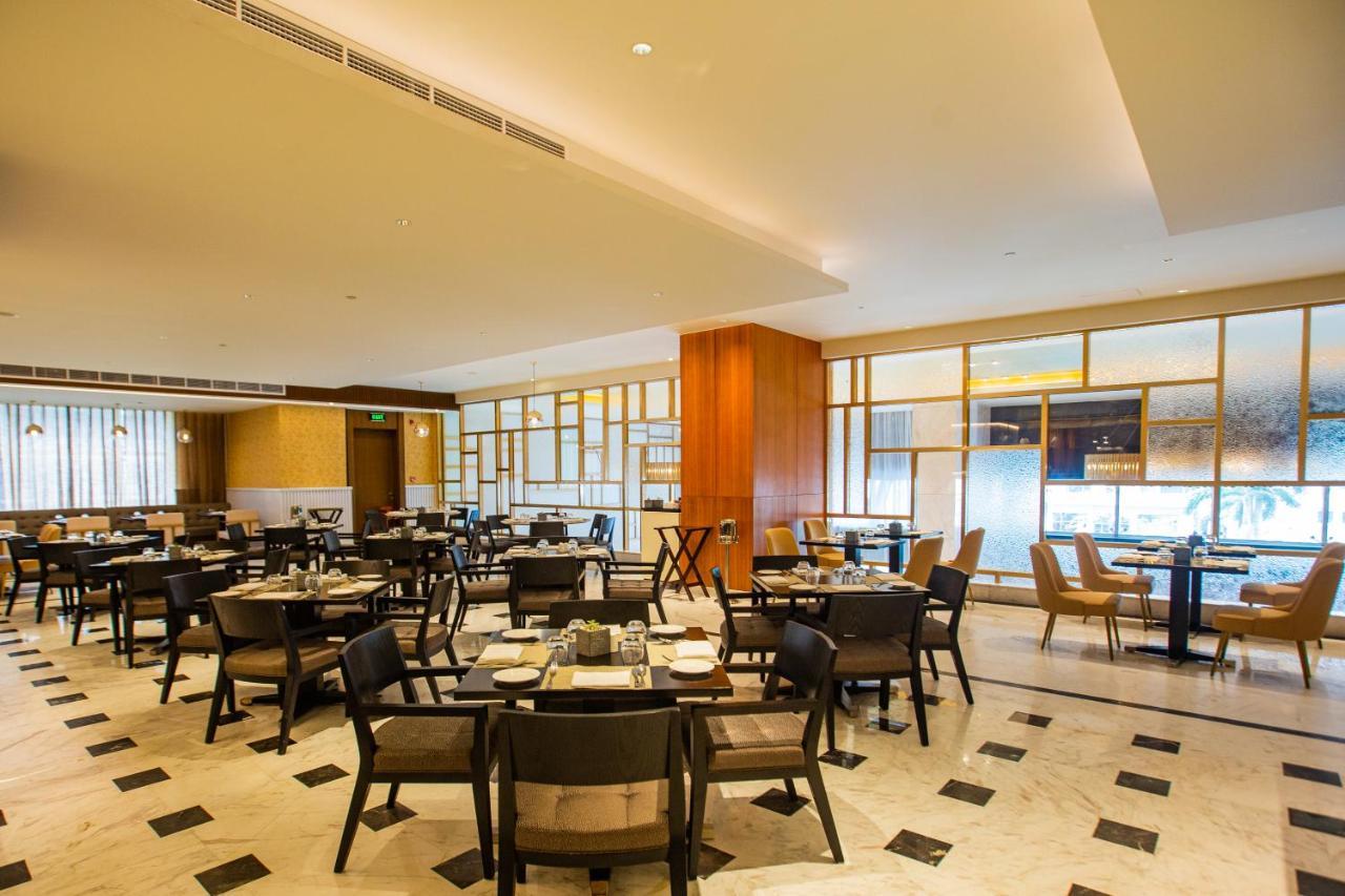Johari Rotana فندق دار السلام